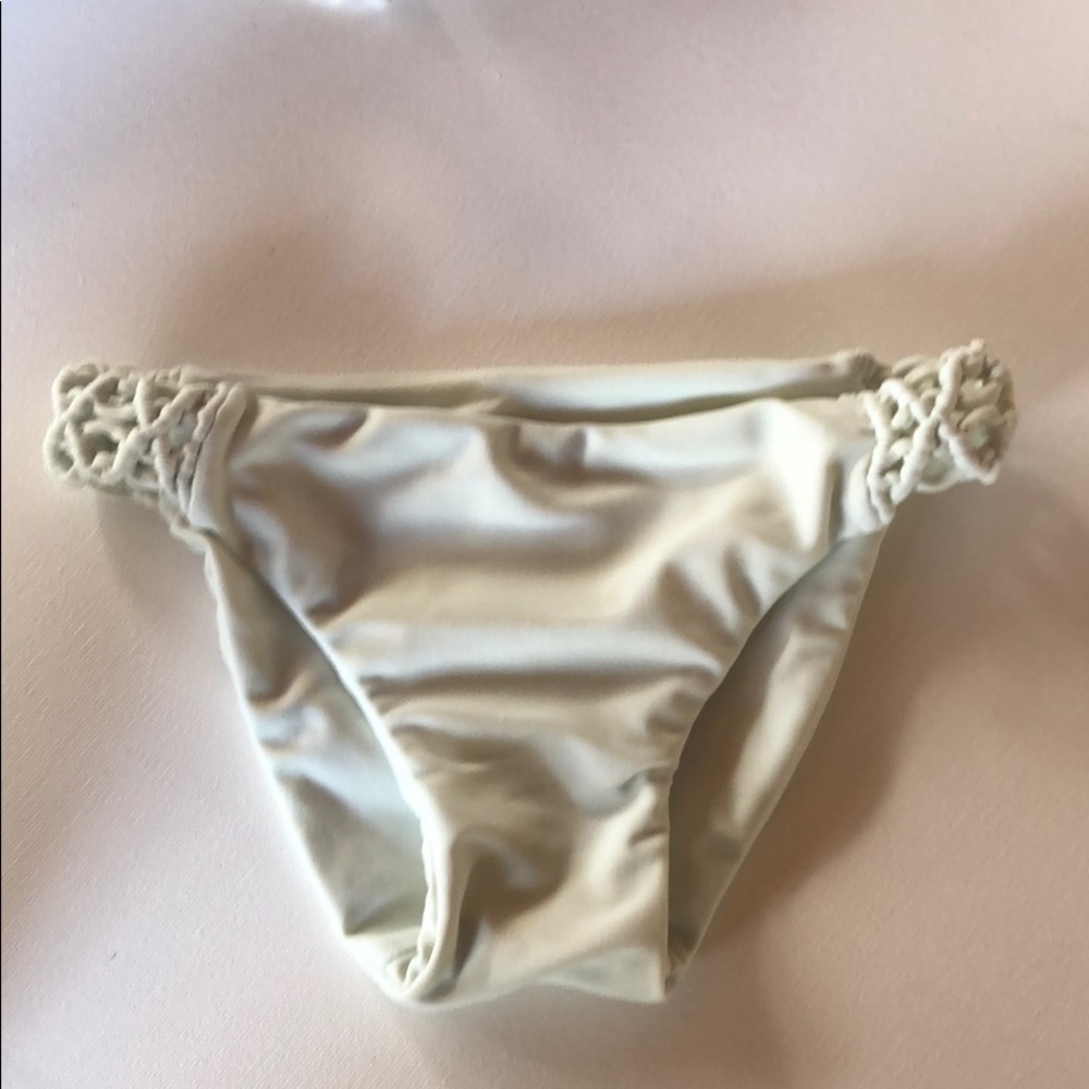 Mikoh - Picture 5 of 6